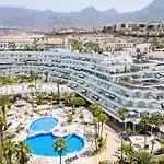 In Beachfront Complex In El Duque Area, Διαμέρισμα
