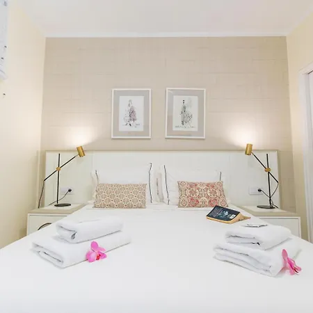 In Beachfront Complex In El Duque Area, Apartman *