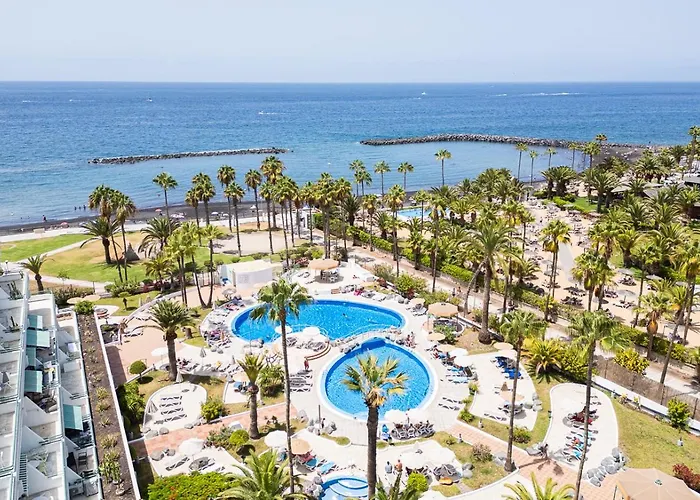 In Beachfront Complex In El Duque Area, Апартаменти