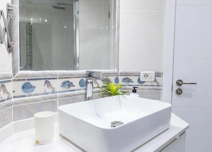 In Beachfront Complex In El Duque Area, Апартаменти *