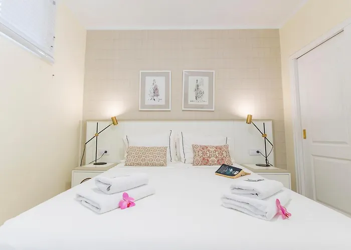 In Beachfront Complex In El Duque Area, Апартаменти *