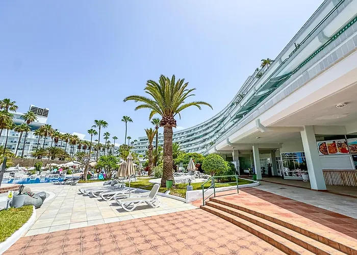 Apartment In Beachfront Complex In El Duque Area,